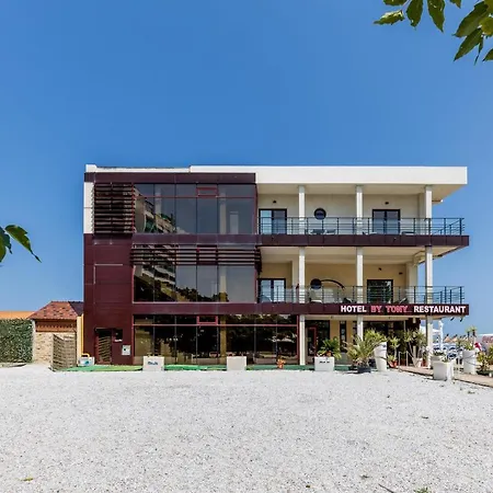 Hotell By Tony Mamaia